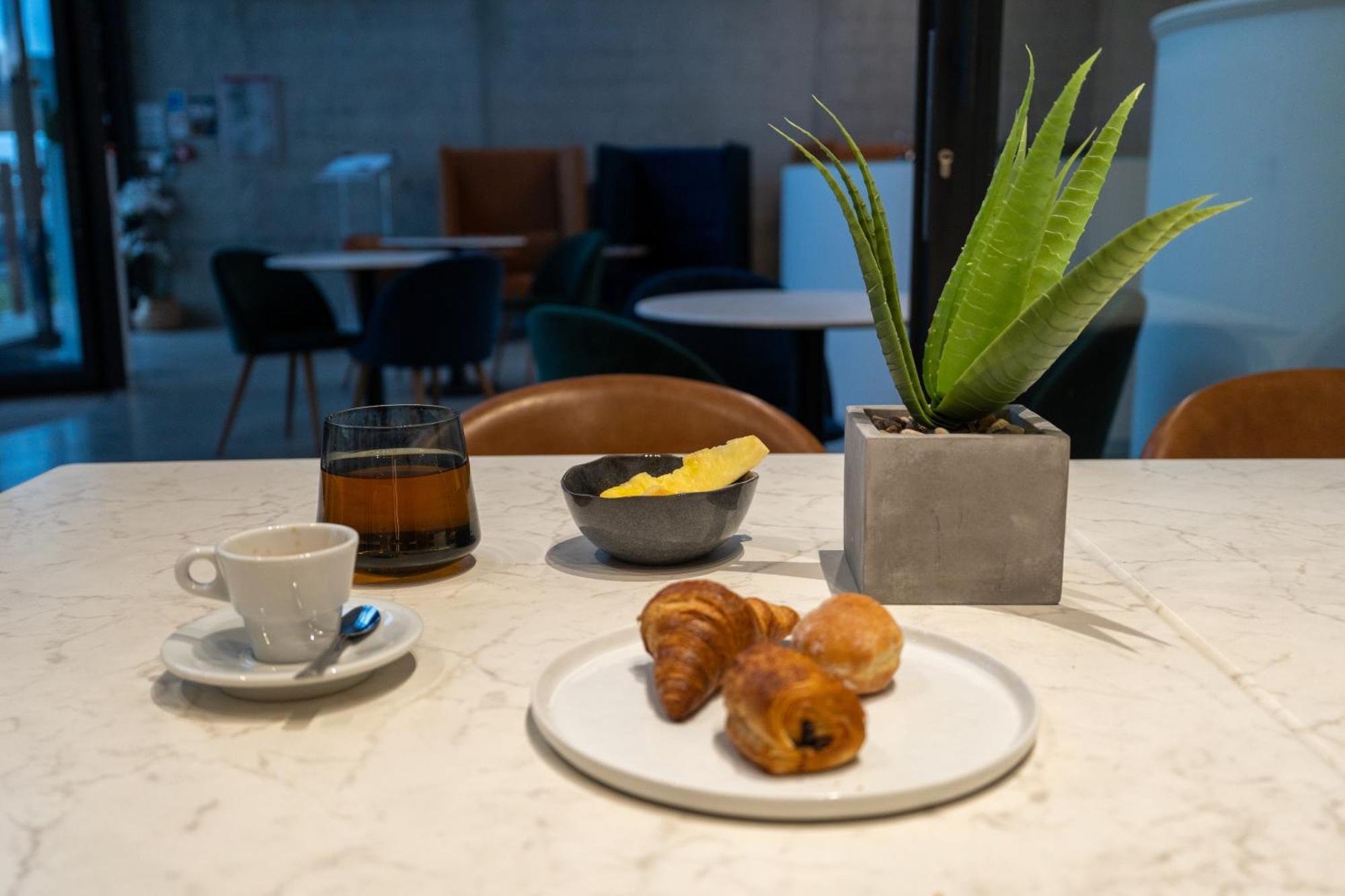 Le B Complexe Hotel Lozanne Экстерьер фото