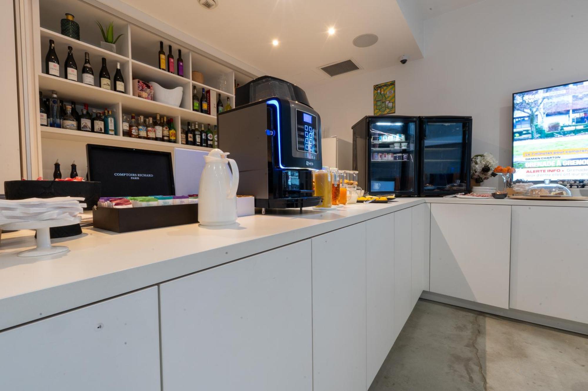 Le B Complexe Hotel Lozanne Экстерьер фото